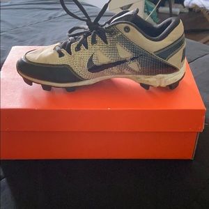 Nike softball cleats